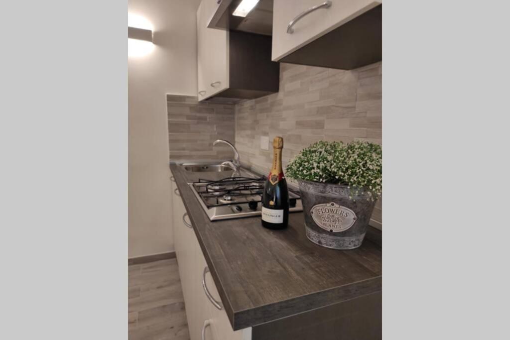 Christy Suite Elegante Appartamento Nel Centro Storico Di Anzio Ngoại thất bức ảnh
