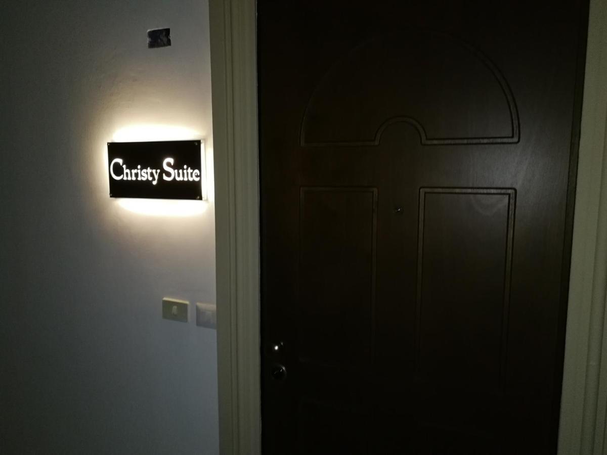 Christy Suite Elegante Appartamento Nel Centro Storico Di Anzio Ngoại thất bức ảnh
