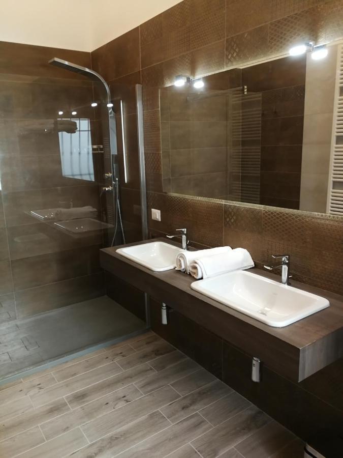 Christy Suite Elegante Appartamento Nel Centro Storico Di Anzio Ngoại thất bức ảnh