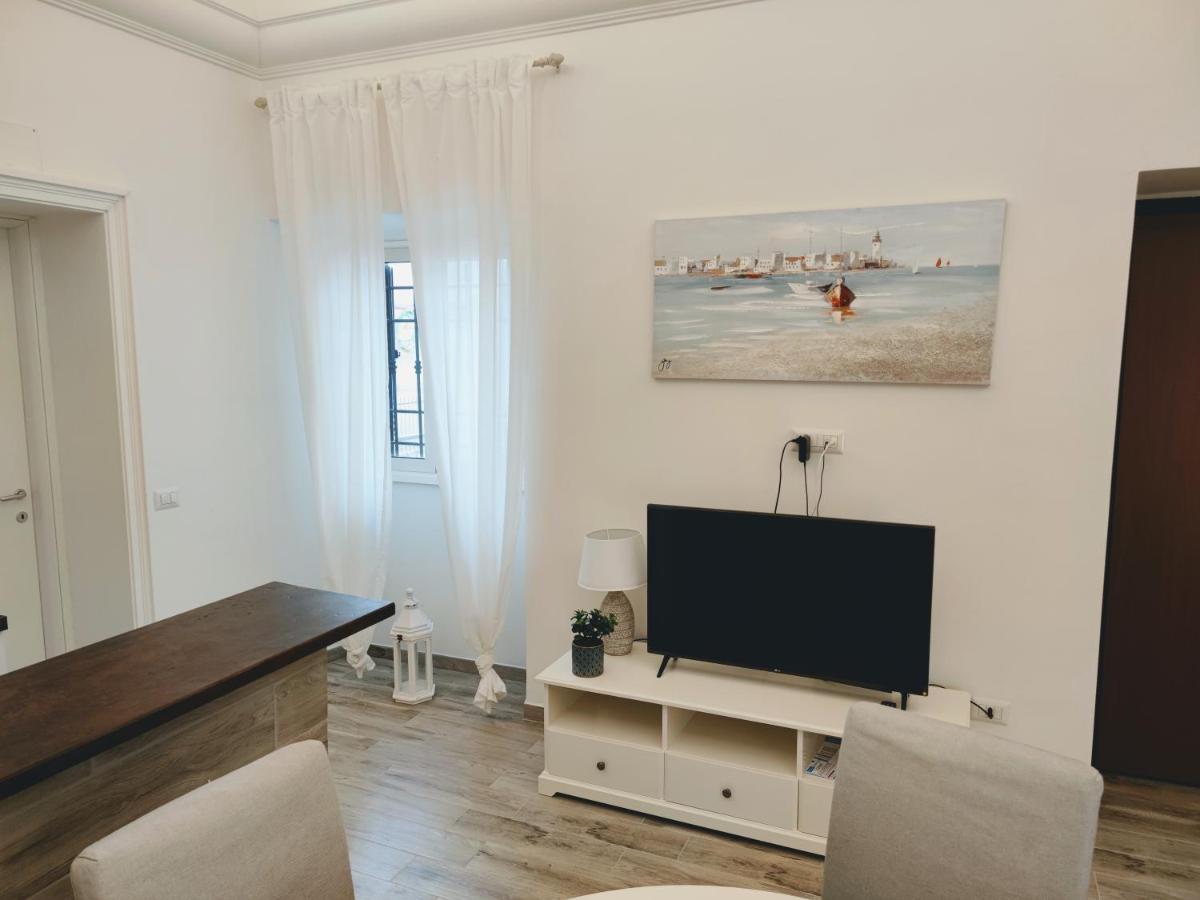 Christy Suite Elegante Appartamento Nel Centro Storico Di Anzio Ngoại thất bức ảnh